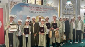 Yalova Merkez Camii’nde Hafızlık İcazet Sevinci: 60 Hafız Dualarla Belge Aldı