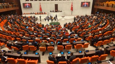 TBMM Genel Kurulu’nda Vakıflar Kanunu Teklifi Görüşüldü, Atatürk Havalimanı Tartışması Yaşandı