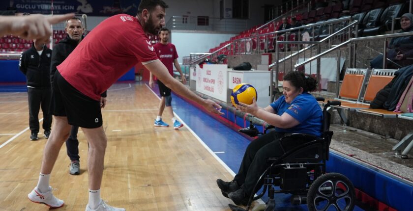 Kusursuz Kafe Çalışanları, Düzce Voleybol Takımıyla Antrenmanda Buluştu