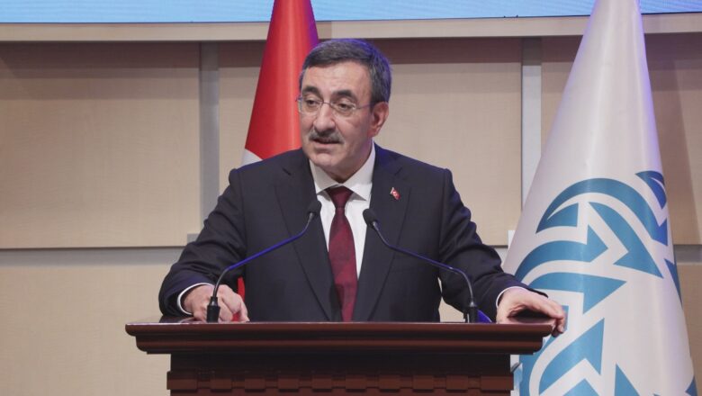  Cumhurbaşkanı Yardımcısı Cevdet Yılmaz, Gençliğin Önünde Çok Geniş Ufuk Var