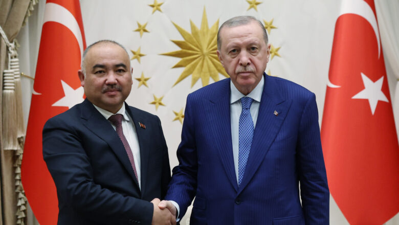  Cumhurbaşkanı Erdoğan, Kırgızistan Parlamento Başkanı Uulu’yu Kabul Etti