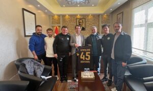 ALTINTAŞSPOR KULÜBÜ YÖNETİCİ VE FUTBOLCULARI KAYMAKAMI ZİYARET ETTİ
