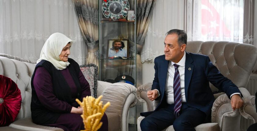 Vali Dr. Ahmet Hamdi Usta’dan Şehit Aileleri ve Gazilere Bayram Ziyareti