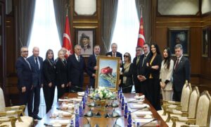 Cumhurbaşkanı Erdoğan, Türk Demokrasi Vakfı Heyetini Kabul Etti