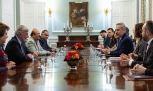 Bakan Fidan, İngiltere Parlamentosu Üyeleriyle Bir Araya Geldi