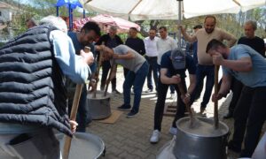 Binlerce Kişinin Katıldığı Tüpüler Köy Hayrı Görkemli Geçti