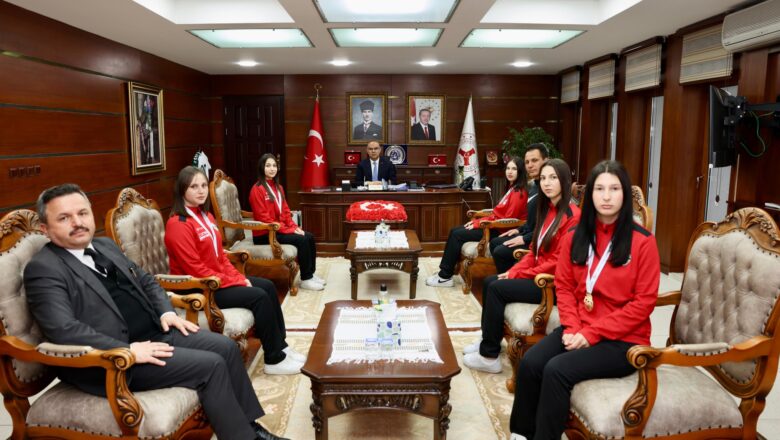 Giresunlu Milli Raftingciler Fransa Yolcusu: Vali Mustafa Koç Şampiyonları Kabul Etti