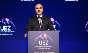 15. Uluslararası Ekonomi Zirvesi: Sanayi ve Teknoloji Bakanı Kacır’dan “Milli Teknoloji” Vurgusu