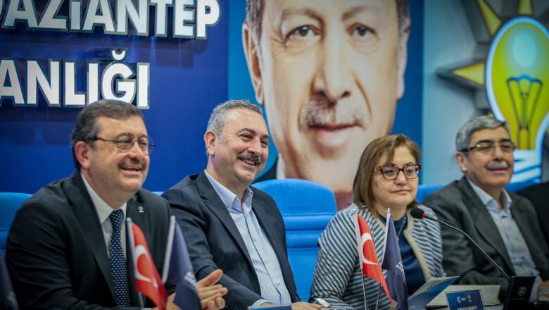  Abdülhamit Gül’den Gaziantep’te Teşkilat Vurgusu: “Türkiye Yüzyılı Yürüyüşümüz Sürecek”