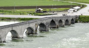 Muş Tarihi Murat Köprüsü ve Sultan Alparslan Parkı Ziyarete Kapatıldı