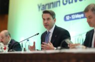 Bakan Bayraktar Rüzgâr Enerjisi Sektörüyle Bir Araya Geldi: 2035 Hedefi Belirlendi