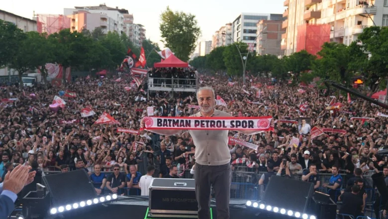  Batman Petrolspor’un Şampiyonluk Coşkusu: 24 Yıl Sonra Gelen Tarihi Zafer