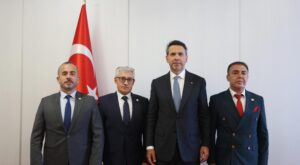 Bakan Bayraktar, UID Romanya Temsilcileriyle Bir Araya Geldi