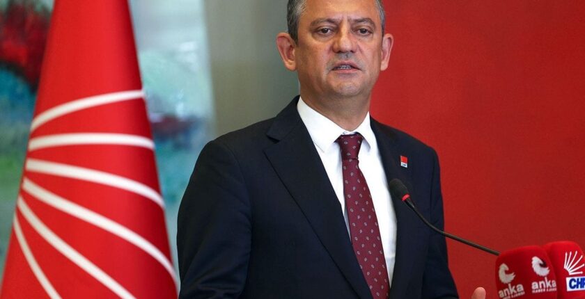 CHP’de Tarihi Kriz: Özgür Özel Ve Ekibi Parti Meclisi’nden İstifa Etti