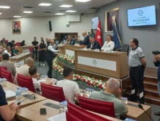 Aydın Büyükşehir Meclisi’nde 1,5 Milyarlık Kredi Tartışması: “Pavyon” Sözü Gerginlik Yarattı