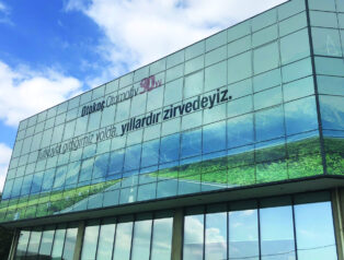İstanbul’da Otokoç Genel Müdürlüğü Binasına Silahlı Saldırı Düzenlendi