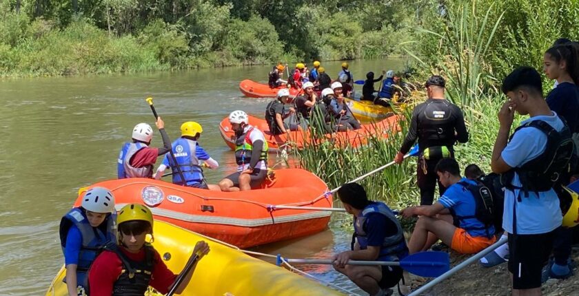 Akyaka’da Rafting Heyecanı Sürüyor! Geleceğin Sporcuları Kanyonda Yetişiyor
