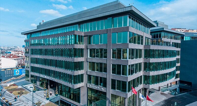 Üsküdar Belediyesi’nde Usulsüzlük Soruşturması: Belediye Başkanı Sinem Dedetaş Gözaltına Alındı