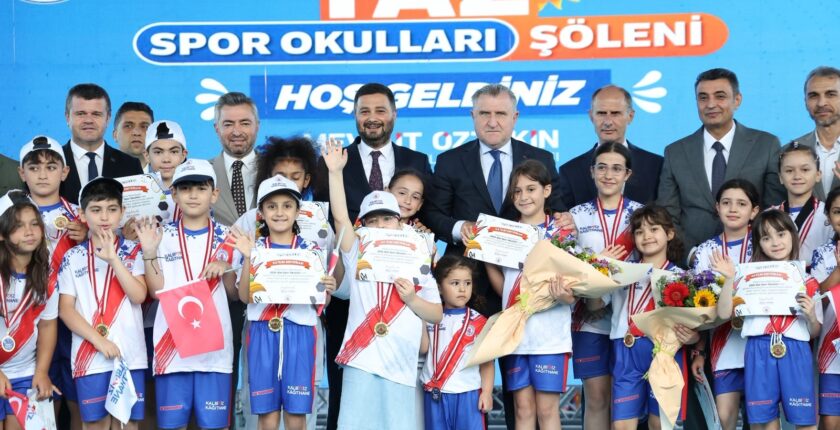 Kağıthane’de Yaz Spor Okulları Şöleni Coşkuyla Gerçekleştirildi