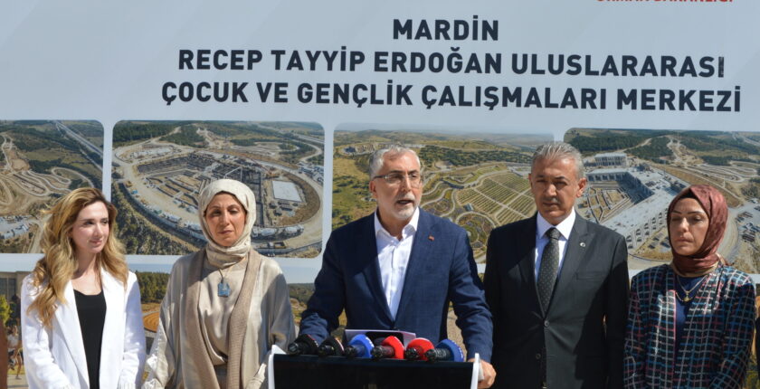 Bakan Işıkhan, Mardin’deki Dev Gençlik Merkezini İnceledi