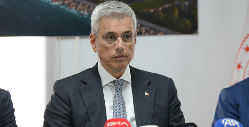 Sağlık Bakanı Memişoğlu Rize Şehir Hastanesi İnşaatında İncelemelerde Bulundu