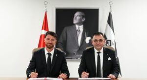 Beşiktaş Milli Futbolcu Salih Özcan’ı Renklerine Bağladı