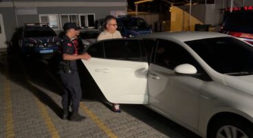 Gazeteci Cem Küçük “Şantaj” Ve “Halkı Yanıltıcı Bilgi” Suçlamasıyla Gözaltına Alındı