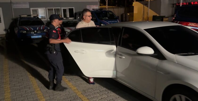 Gazeteci Cem Küçük “Şantaj” Ve “Halkı Yanıltıcı Bilgi” Suçlamasıyla Gözaltına Alındı
