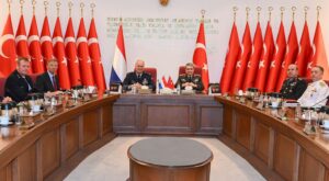 Genelkurmay Başkanı Orgeneral Bayraktaroğlu Hollandalı Mevkidaşı Eichelsheim İle Bir Araya Geldi