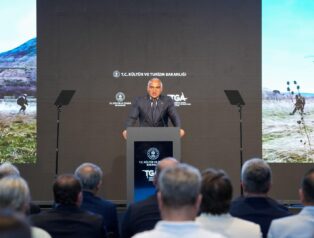 Türkiye’nin 6 Aylık Turizm Geliri 25,7 Milyar Dolara Ulaştı