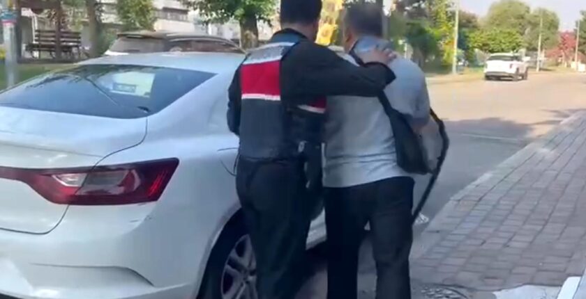 İstanbul Merkezli 8 İlde Sahte Belge Operasyonu: Nüfus Memurlarıyla İş Birliği Yapan 31 Kişi Yakalandı