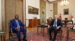 TBMM Başkanı Kurtulmuş Kamerun Büyükelçisi Tchatchouwo’yu Kabul Etti