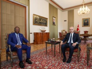 TBMM Başkanı Kurtulmuş Kamerun Büyükelçisi Tchatchouwo’yu Kabul Etti