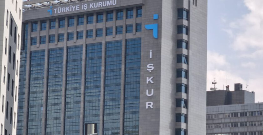 Bakan Işıkhan: İŞKUR Mobil Uygulaması 9,2 Milyon İndirmeye Ulaştı