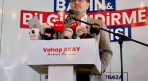 ÇERKEZKÖY BELEDİYE BAŞKANI VAHAP AKAY CHP’DEN İSTİFA ETTİ