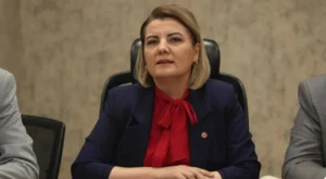 İzmit Belediye Başkanı Fatma Kaplan Hürriyet Görevden Uzaklaştırıldı