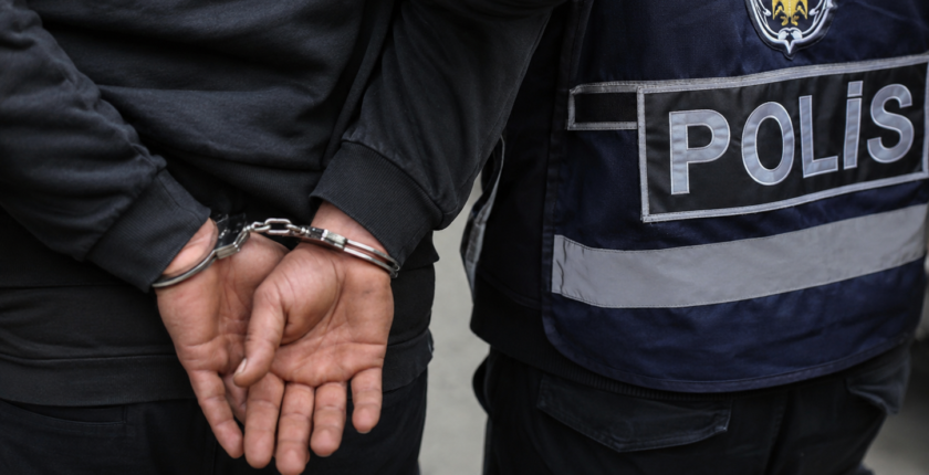 Toplu SMS İle Yasa Dışı Bahis Reklamı Yapan Şebekeye Operasyon: 26 Gözaltı