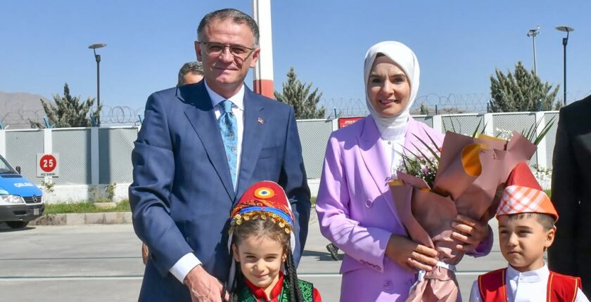 Bakan Göktaş, Van’da Bir Dizi Temasta Bulundu