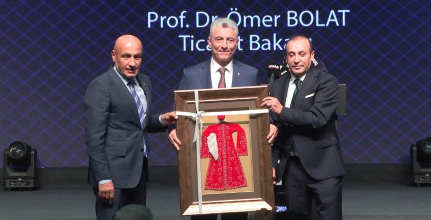 Ticaret Bakanı Ömer Bolat: İhracat 400 Milyar Dolar Sınırını Aştı