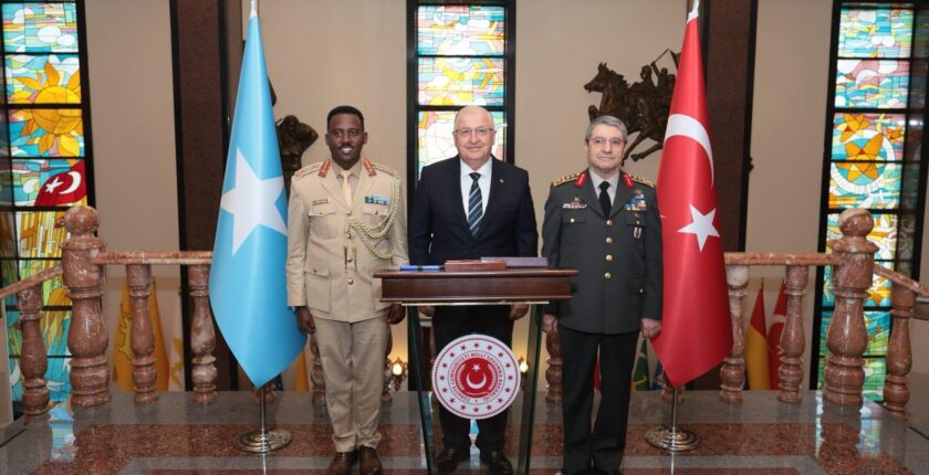 Milli Savunma Bakanı Yaşar Güler Somali Genelkurmay Başkanını Kabul Etti