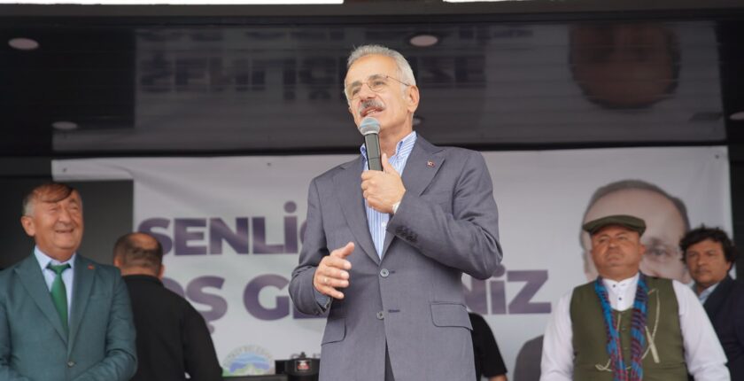 Bakan Uraloğlu Düzköy’de Honefter Yayla Şenliği’ne Katıldı