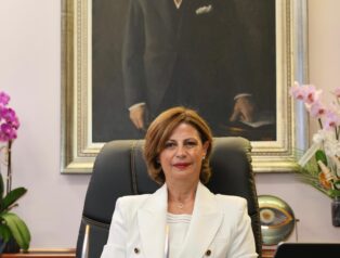 Eskişehir Büyükşehir Belediye Başkanı Ayşe Ünlüce CHP’den İstifa Etti