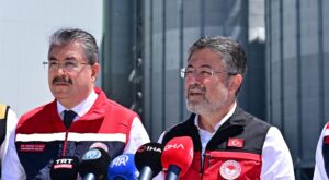 Bakan Yumaklı Eskişehir’de TMO İncelemelerinde Bulundu Ve Çiftçilerle Buluştu