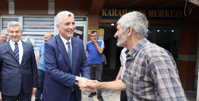 Bakan Bolat Ve Beraberindeki Heyet Artvin’de Esnaf Ve Vatandaşlarla Buluştu