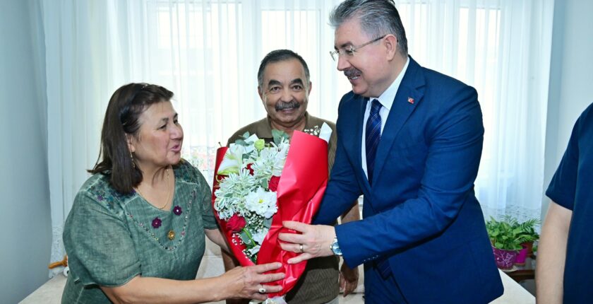Vali Dr. Erdinç Yılmaz’dan Şehit Sözleşmeli Er Caner Ülüğ’ün Ailesine Taziye Ziyareti