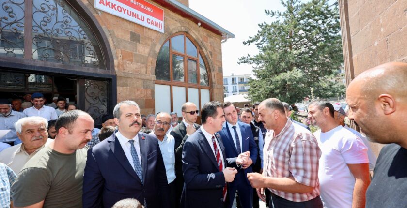 Bitlis Valisi Ahmet Karakaya Ahlat’ta Esnaf Ve Vatandaşlarla Buluştu