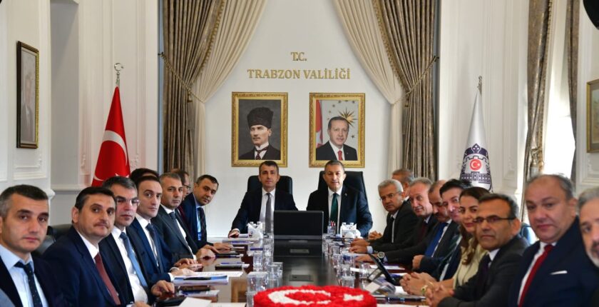 Trabzon Valisi Tahir Şahin Başkanlığında Vatandaş Memnuniyeti Toplantısı Gerçekleştirildi