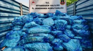 Diyarbakır’da 3 Ton Sağlıksız Hayvansal İç Yağ Ele Geçirildi