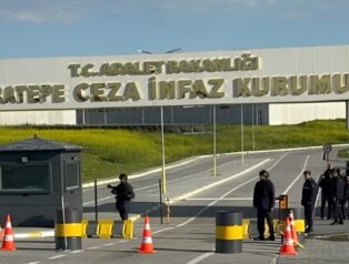 Tutuklanan Sinem Dedetaş ve Cem Küçük Çorlu Karatepe Ceza İnfaz Kurumu’na sevk edildi