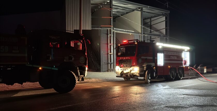 Turgutlu’da palet fabrikasında yangın: Ekipler müdahale etti